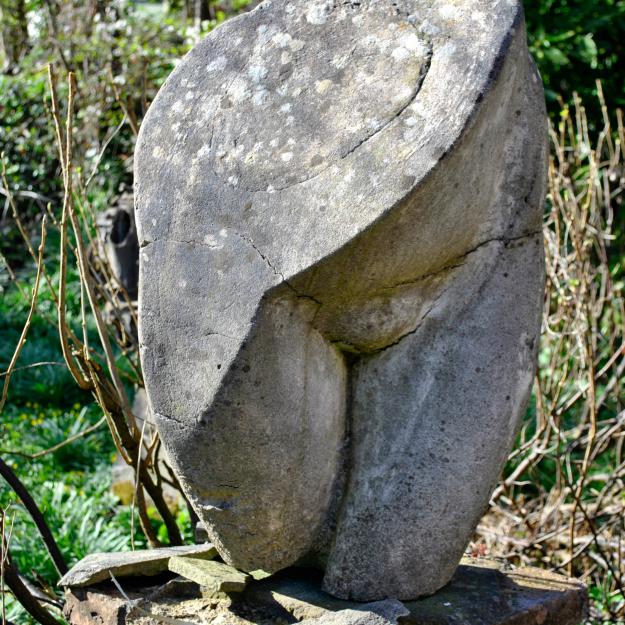 5a/1994 Damesfragment V (onderlichaam) beton afm.78hx34bx45l cm €900,-